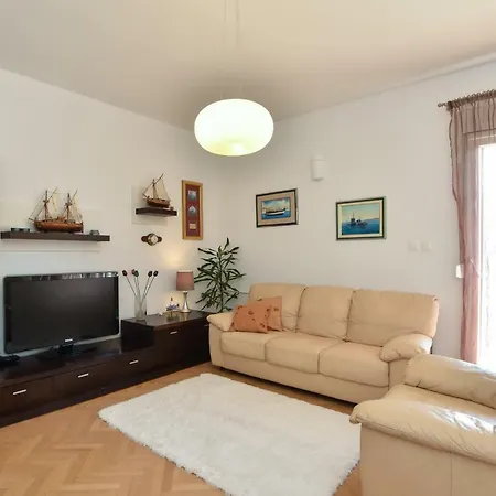 Apartment Bezic *